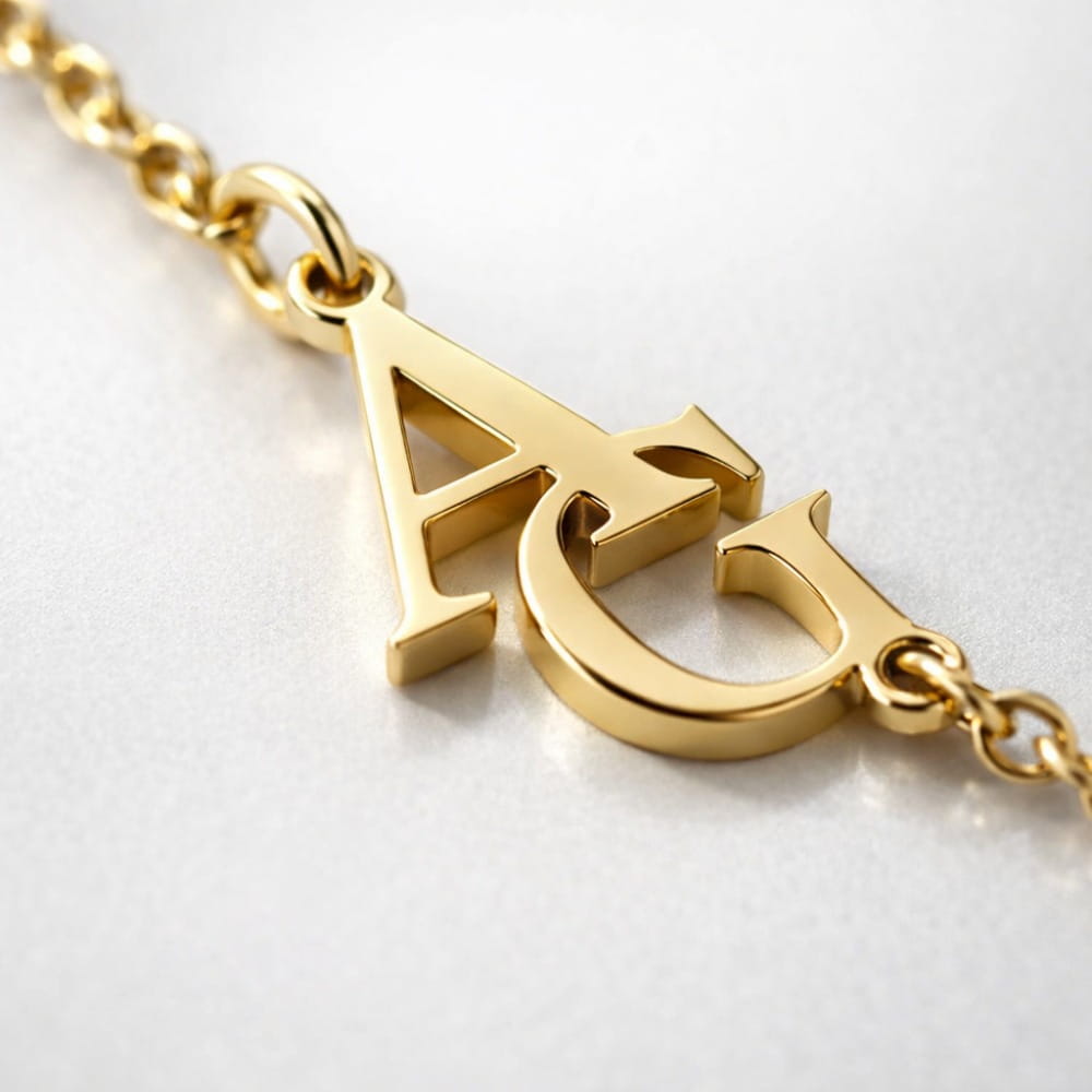 Collar monograma personalizado con tres iniciales