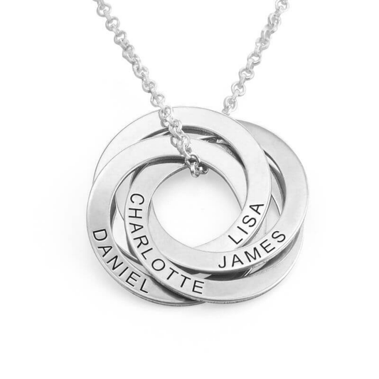 Collar con círculos de nombre personalizados