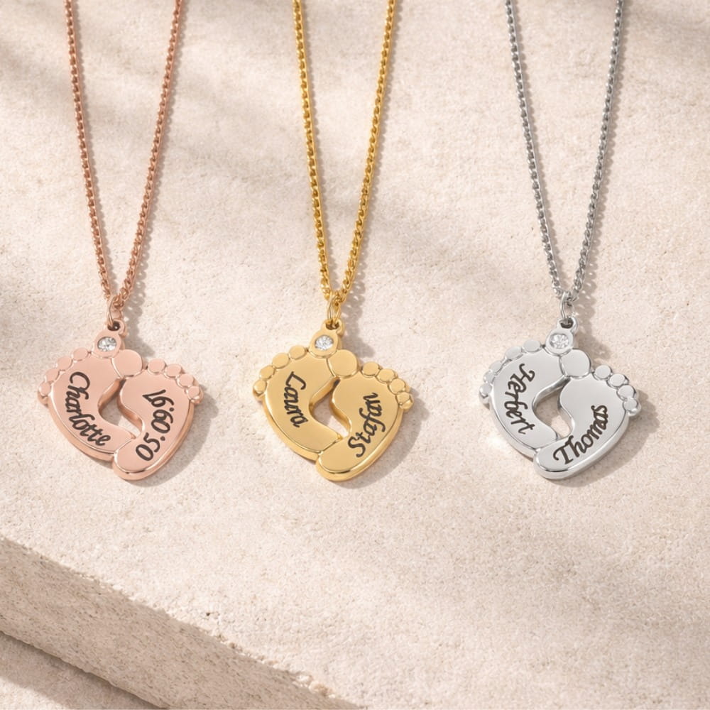 Collar Personalizado Pie de Bebé con Piedra Circonita