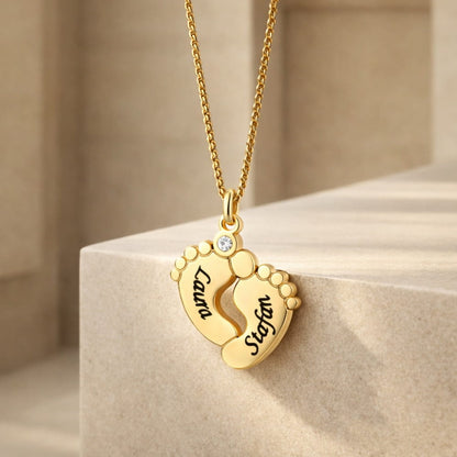 Collar Personalizado Pie de Bebé con Piedra Circonita