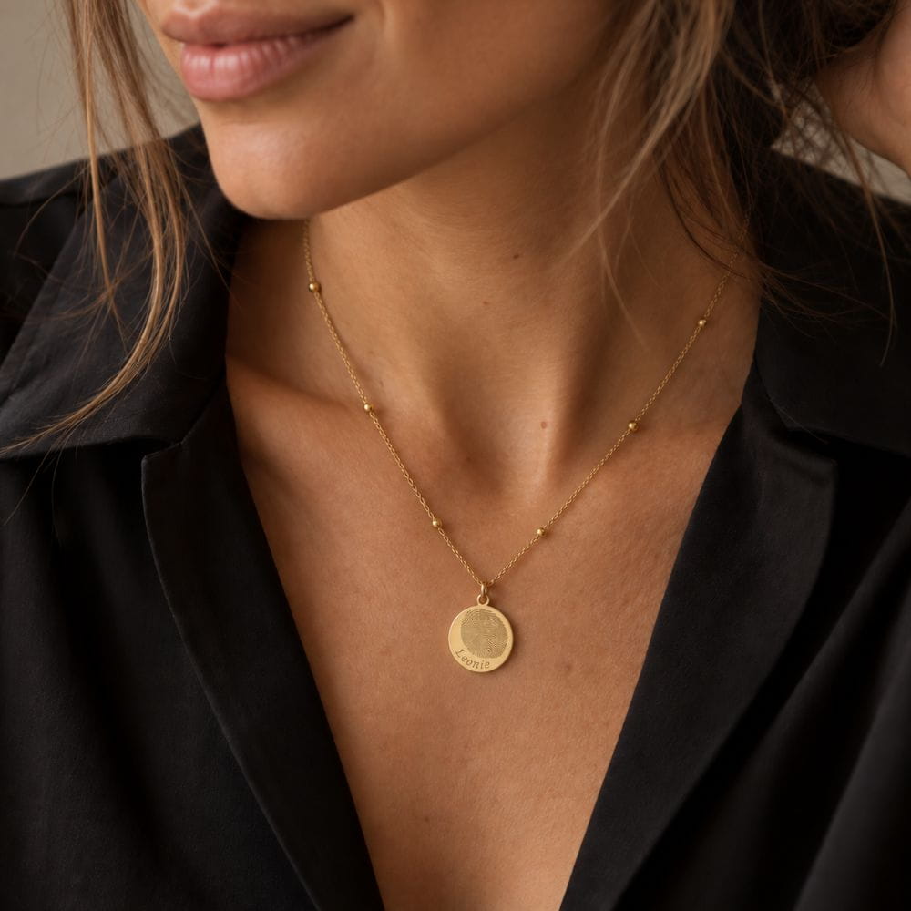 Collar con huella dactilar y grabado