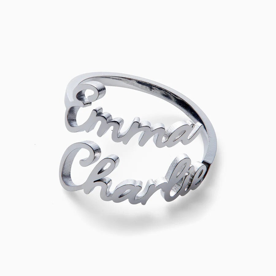 Anillo con dos nombres personalizados